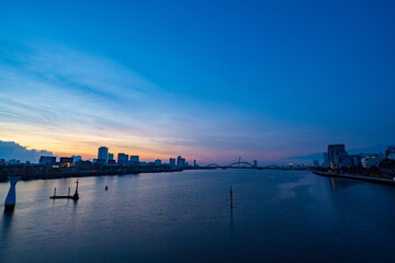 Fototapeta premium Beautiful dawn at Han river, Da Nang City.
