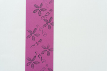 paper with decorative pattern (purple)