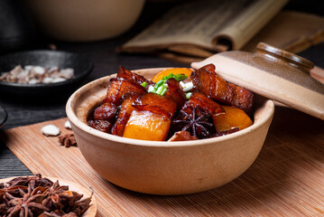 Chinese food，Delicious braised pork with potatoes