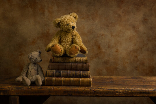 Naklejki Books and old teddy bears