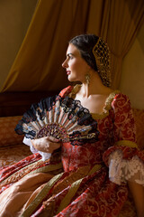 Renaissance lady with lace fan - obrazy, fototapety, plakaty