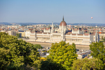 Parliament building in Budapest - obrazy, fototapety, plakaty