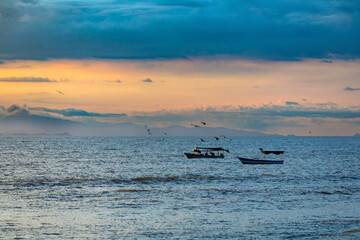 Fototapeta premium Idyllic sunset landscape. Tarcoles, Costa Rica