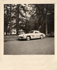 FOTO D'EPOCA CON AUTO 