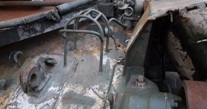 Russian self-propelled mortar and howitzer. Was neutralized by the Ukrainian army during an attempted attack on Kyiv region.