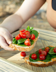 bread, hummus, tomato, tomatoes, spinach, healthy, meal, hands, woman, fresh, delicious, appetizer, vegetarian, health, nutrition