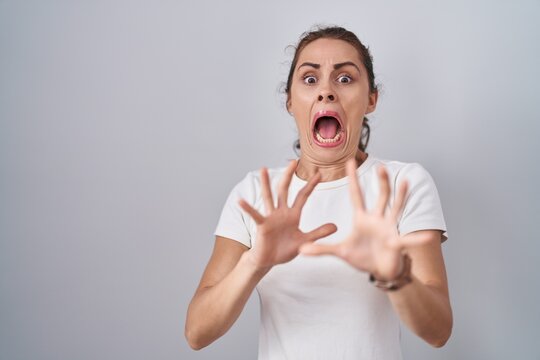 Horrified Face Images – Browse 40,089 Stock Photos, Vectors, and Video