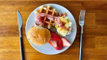 Waffle and Bacon Breakfast Plate / 와플과 베이컨 아침식사 한 접시