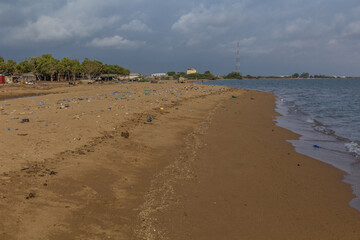 Beach in the border town Lawyacado in western Somaliland