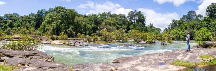 Obraz premium River stream waterfall in forest landscape