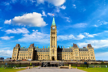 Fototapeta na wymiar Canadian Parliament in Ottawa