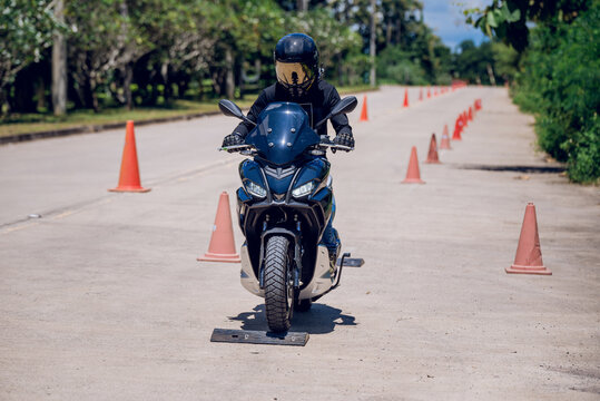 motorcycle test drive safely using a helmet