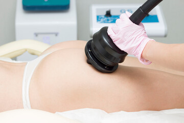 Anti-cellulite vibrating G5 massage. Subdermal therapy.