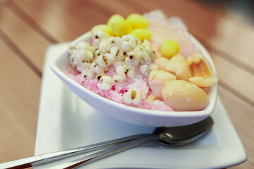 Ice crystal Thai sweet desserts.