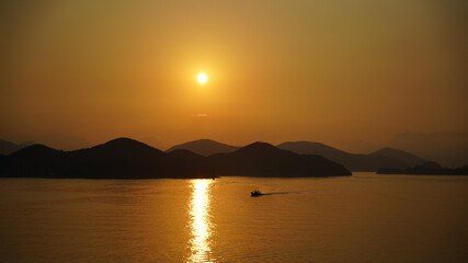 Fototapeta premium sunrise scenery in the south sea 