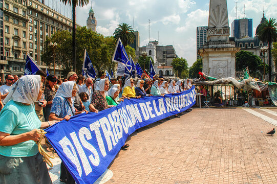 The mothers of Plaza de Mayo demanding justice in the name of their missing sons and daughters