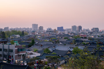 Fototapeta premium city skyline at sunset