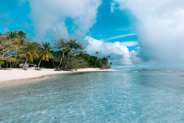 Maldives, Kolhumadulu Atoll, Coastline of Kanimeedhoo island