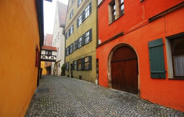 Colorful old houses, narrow cobblestone streets, Dinkelsbühl, Romantic Road, Central Franconia, Bavaria, Germany, Europe, selective focus