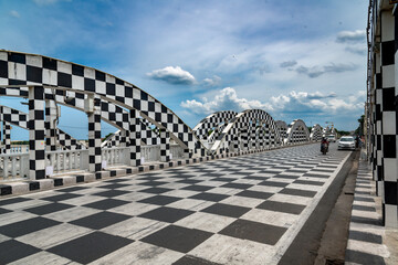 The Chennai Napier Bridge has been transformed into a chessboard in preparation for the 44th Chess Olympiad 2022. - obrazy, fototapety, plakaty