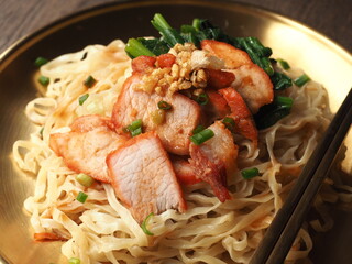 Roasted pork noodles