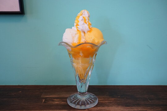 Mango Fruits Parfait or Sundae - マンゴー フルーツ パフェ	