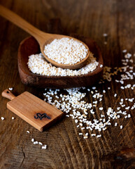 amarantus płatki śniadanie deska drewno miska łyżka zdrowe dieta gotowanie