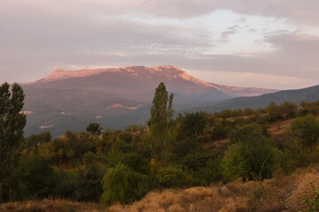 Fototapeta premium Dawn in the mountains near the Demerdzhi Valley