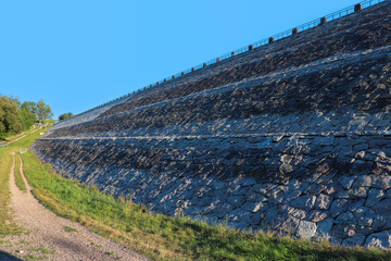 Grand-Est - Lorraine - Vosges - sanchey, Chemin de promenade le long du barrage de Bouzey