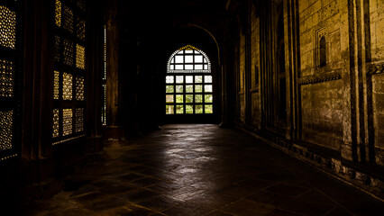 Obraz premium Light through lattice is Islamic architecture associated with the religion of Islam