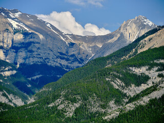 Obraz premium the smaller rugged Canadian Mountains in Alberta Canada