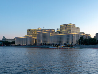 Obraz premium MOSCOW, RUSSIA - MAY 21, 2015: headquarters of the Ministry of Defense of Russia on Frunzenskaya embankment in Moscow Russia.