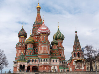 Fototapeta na wymiar St Basils cathedral winter on Red Square in Moscow