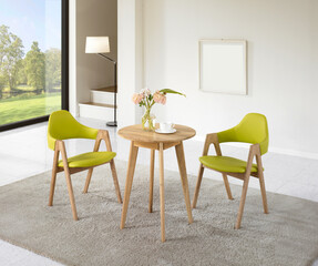 밝은 거실의 작은 테이블과 연두색 원목 의자