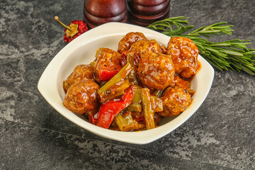 Meat ball in tomato sauce