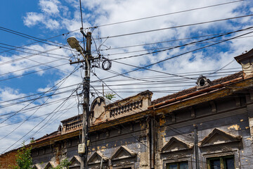 dangerous power lines in romania