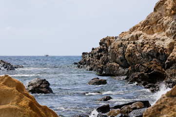 Fototapeta na wymiar rocks in the ocean