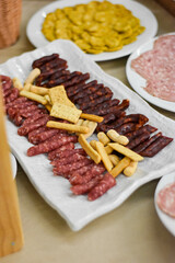 PLATOS DE EMBUTIDO VARIADO