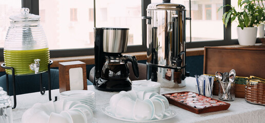 Snack during lecture. Buffet. Juice, tea, coffee.