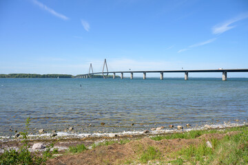 The high (south) Far&oslash; bridge crosses Storstr&oslash;mmen between Falster and Far&oslash;