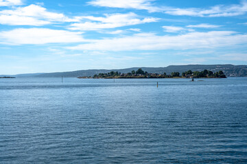 Schiffe und Boote auf dem Oslofjord in Norwegen