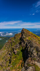 Fototapeta na wymiar 七高山からの眺め　鳥海山　登山　縦構図