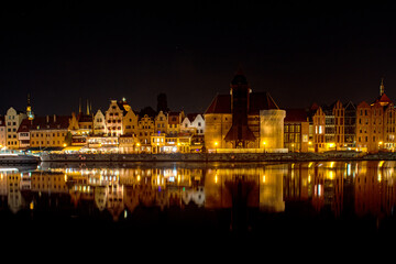 nocna panorama Gdańska