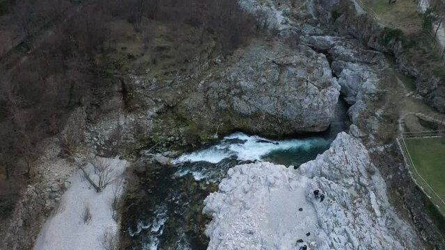 torrente di montagna