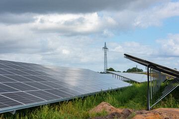 Fotovoltaikanlage zum erzeugung, von Grünem Strom  auf einem Feld in Schleswig-Holstein