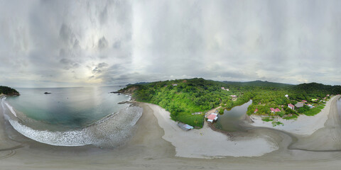 360 panorama view of beach in pacific ocean