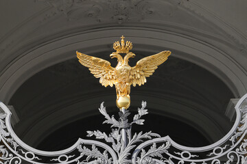 golden double-headed eagle armorial figure