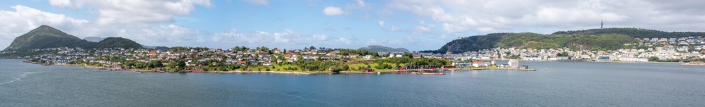 Island Heissa (Hessa) &Aring;lesund in M&oslash;re og Romsdal in Norway (Norwegen, Norge or Noreg)