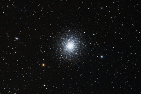 Messier 13 or M13 is a globular cluster of several hundred thousand stars in the constellation of Hercules.
Telescope 132 mm
DSLR Camera
Exposure 300 seconds
27 shots combined into a picture