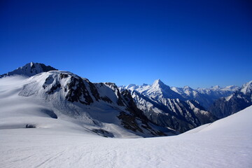 Fototapeta premium View of Yaseen valley from the top of Darkot Pass in Baroghil valley, Pakistan. 